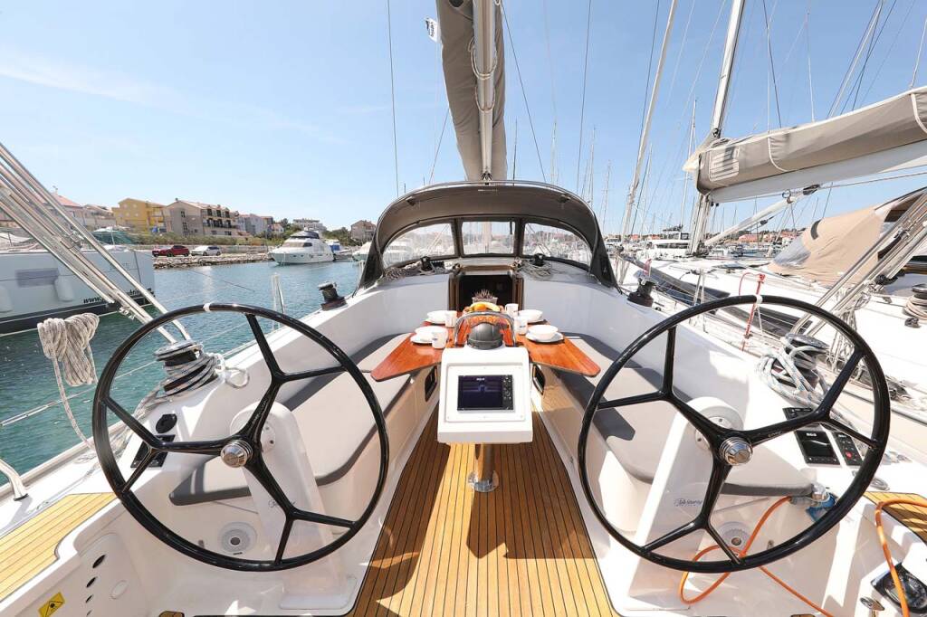 Sailing yacht Bavaria Cruiser 41 Style Madrugada