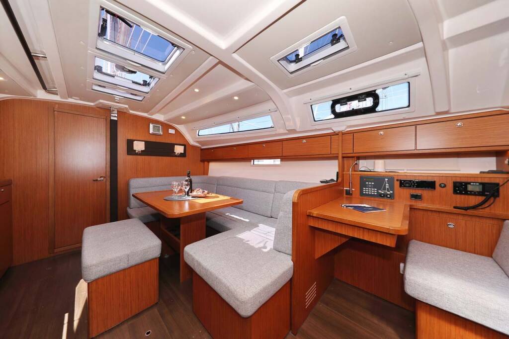 Sailing yacht Bavaria Cruiser 41 Style Madrugada