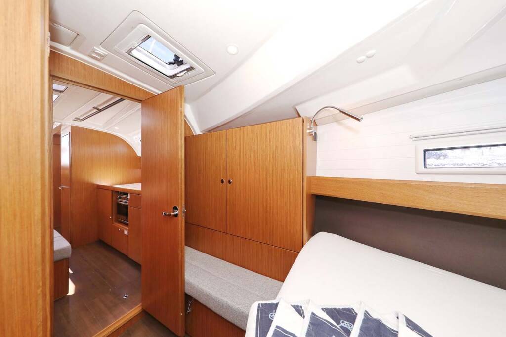 Sailing yacht Bavaria Cruiser 41 Style Madrugada