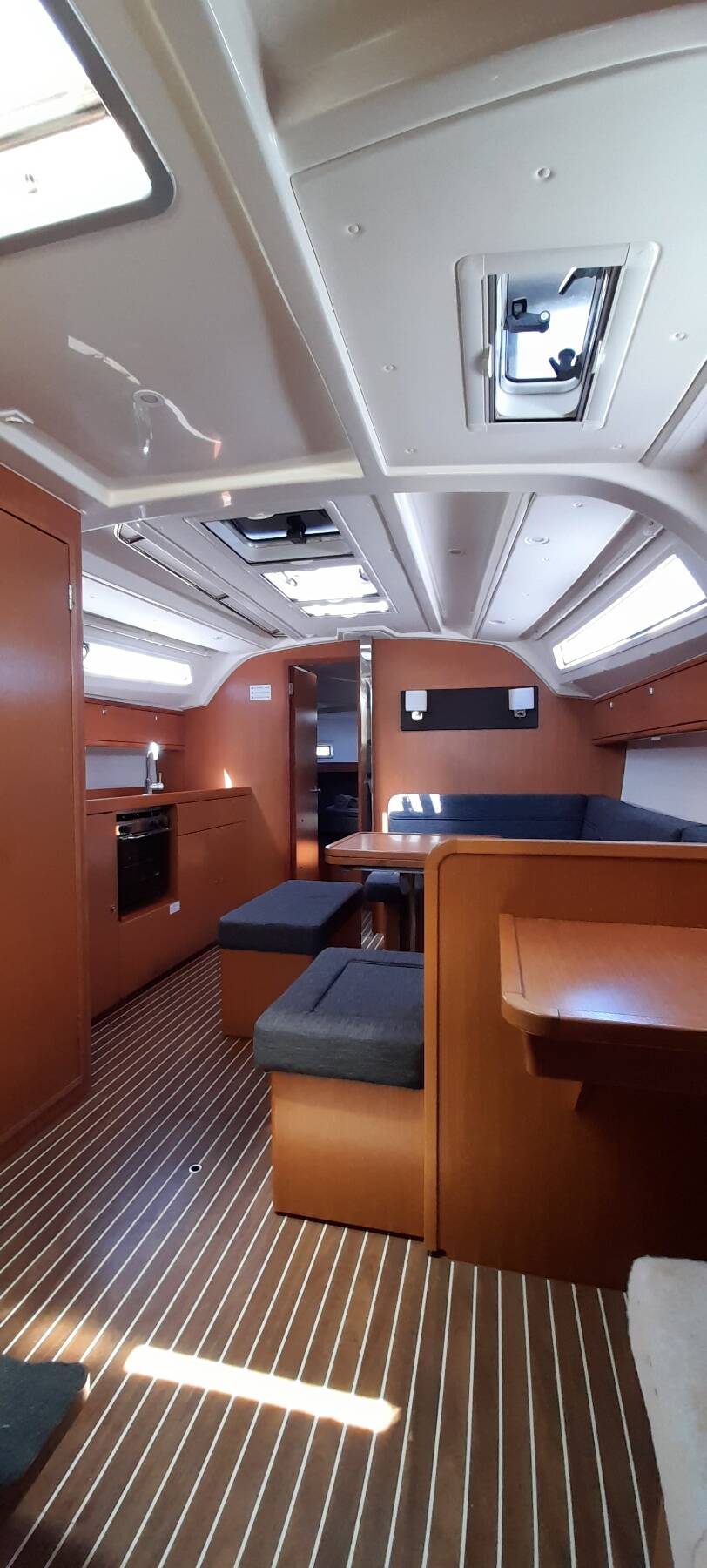 Sailing yacht Bavaria Cruiser 41 Nostalgia