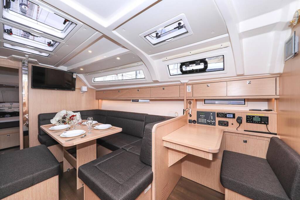 Sailing yacht Bavaria Cruiser 41 Fleur de Lys