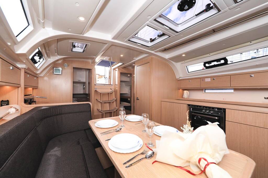 Sailing yacht Bavaria Cruiser 41 Fleur de Lys