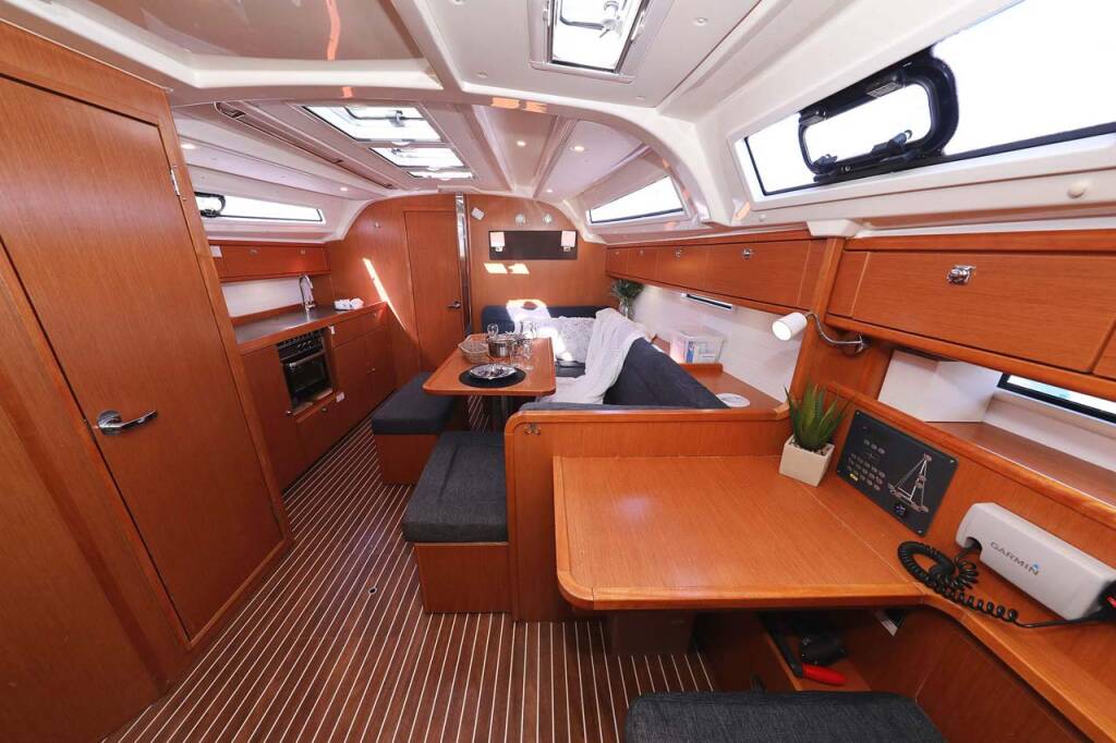 Sailing yacht Bavaria Cruiser 41 Kirka