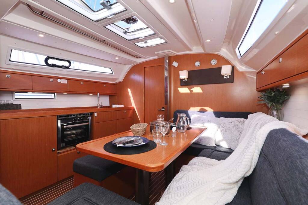 Sailing yacht Bavaria Cruiser 41 Kirka