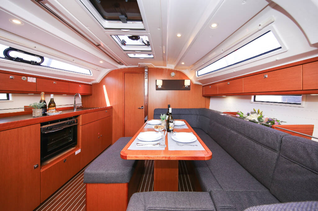 Sailing yacht Bavaria Cruiser 41 Morellina