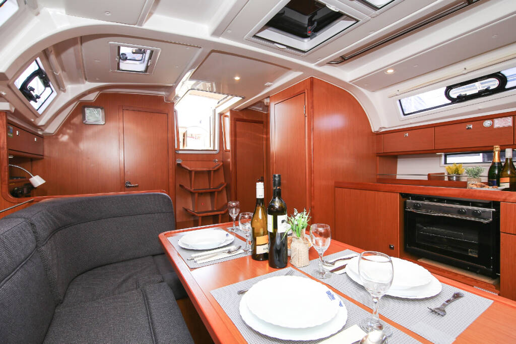 Sailing yacht Bavaria Cruiser 41 Morellina