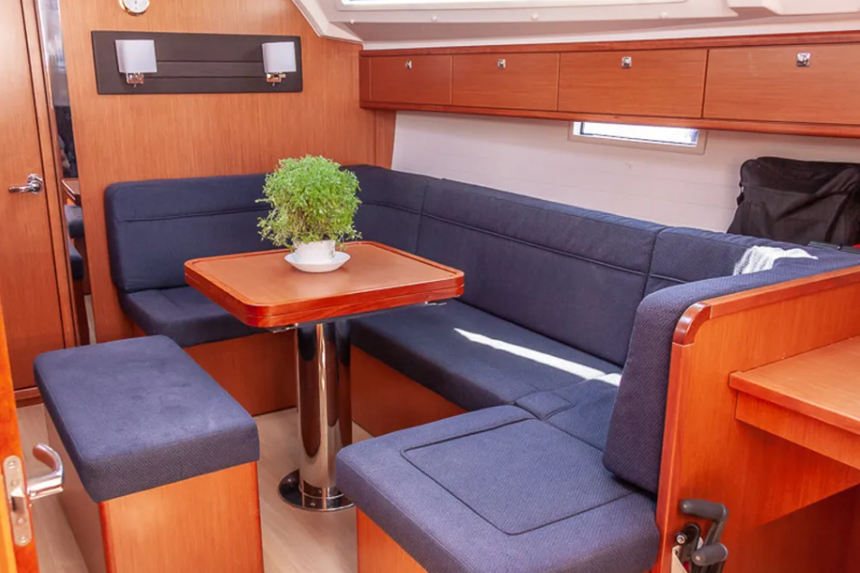 Sailing yacht Bavaria Cruiser 41 Ioli