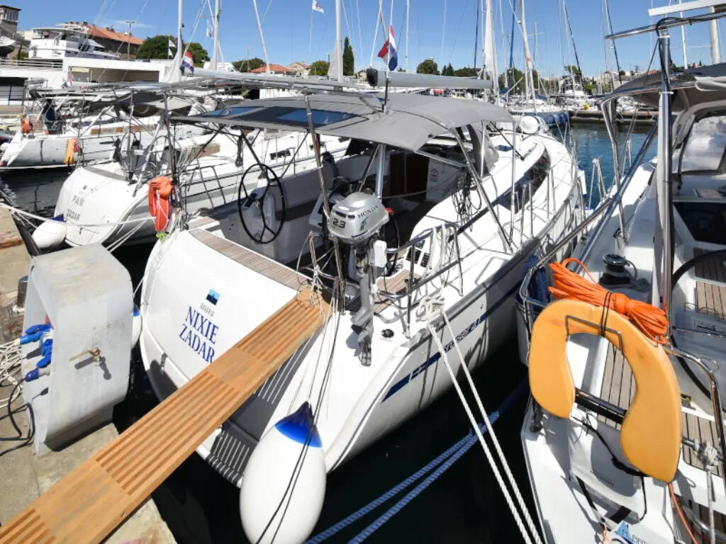 Sailing yacht Bavaria Cruiser 41 Nixie