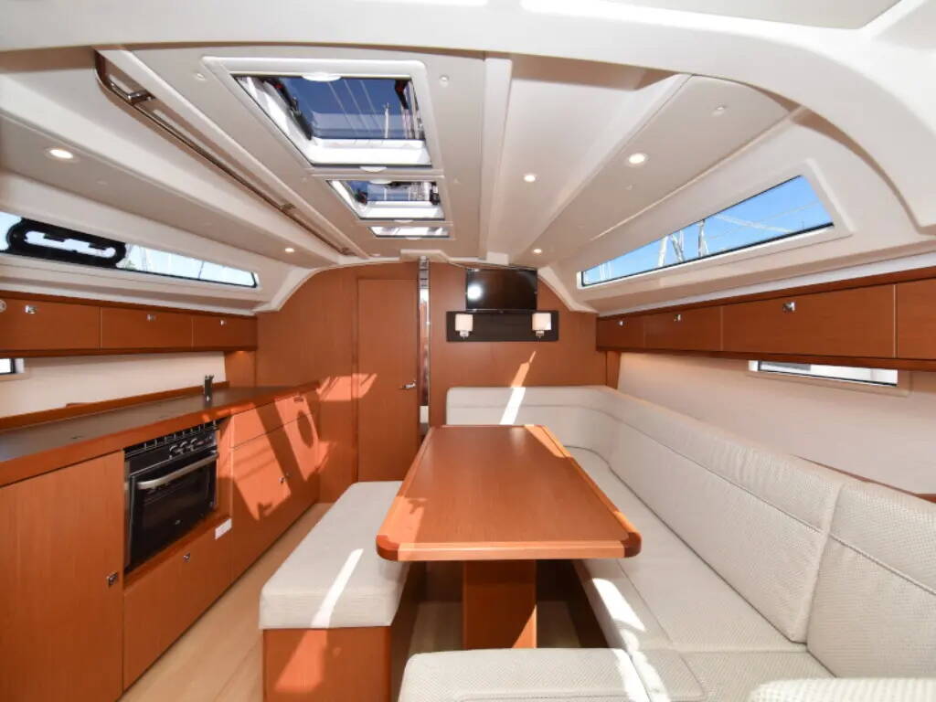 Sailing yacht Bavaria Cruiser 41 Nixie