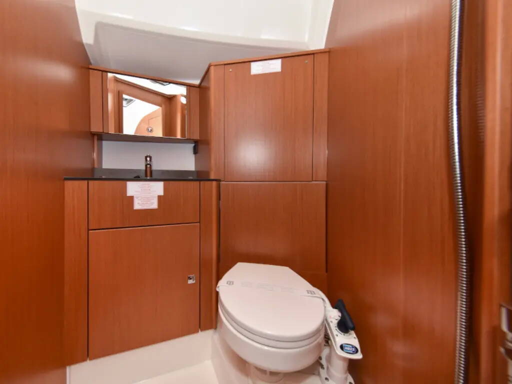 Sailing yacht Bavaria Cruiser 41 Nixie