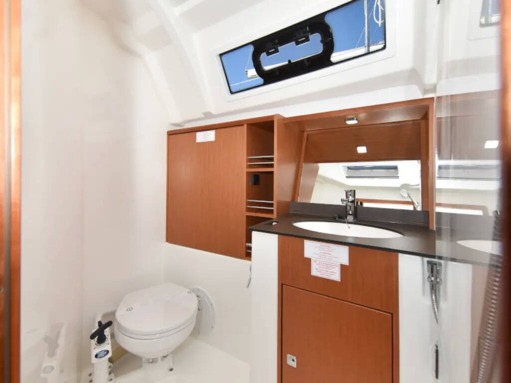 Sailing yacht Bavaria Cruiser 41 Nixie