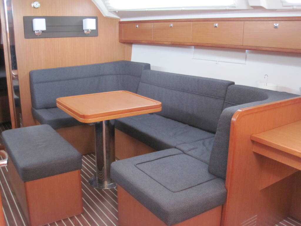 Sailing yacht Bavaria Cruiser 41 ECONOMY