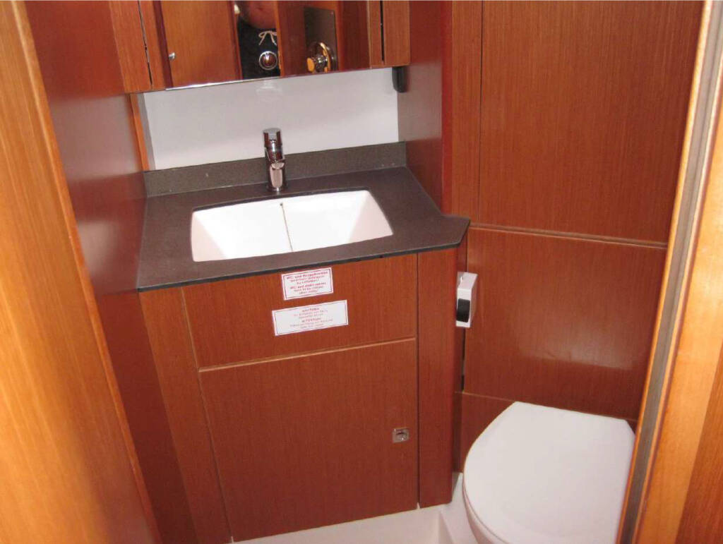 Sailing yacht Bavaria Cruiser 41 ECONOMY