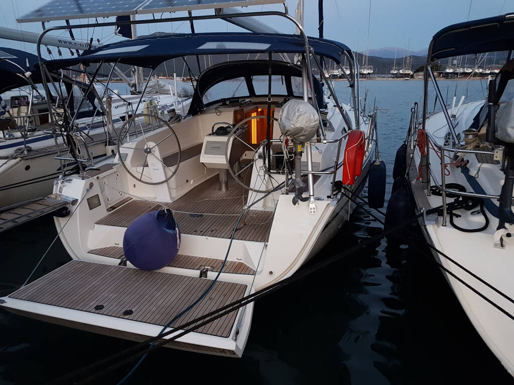 Sailing yacht Bavaria Cruiser 41 Marea