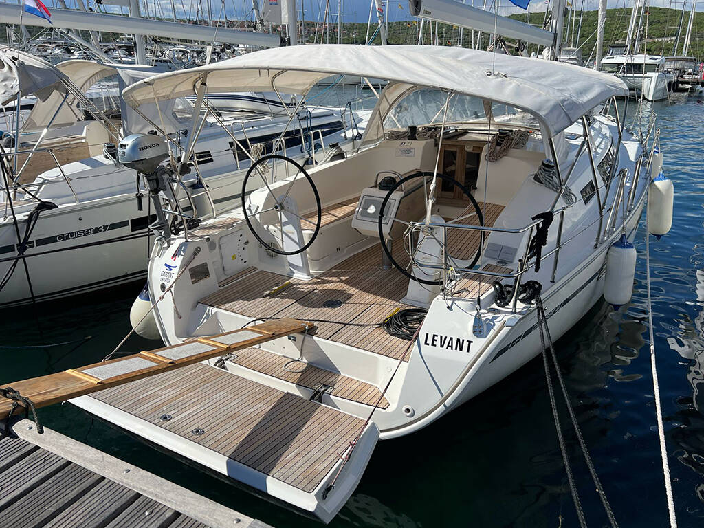 Sailing yacht Bavaria Cruiser 41 Levant