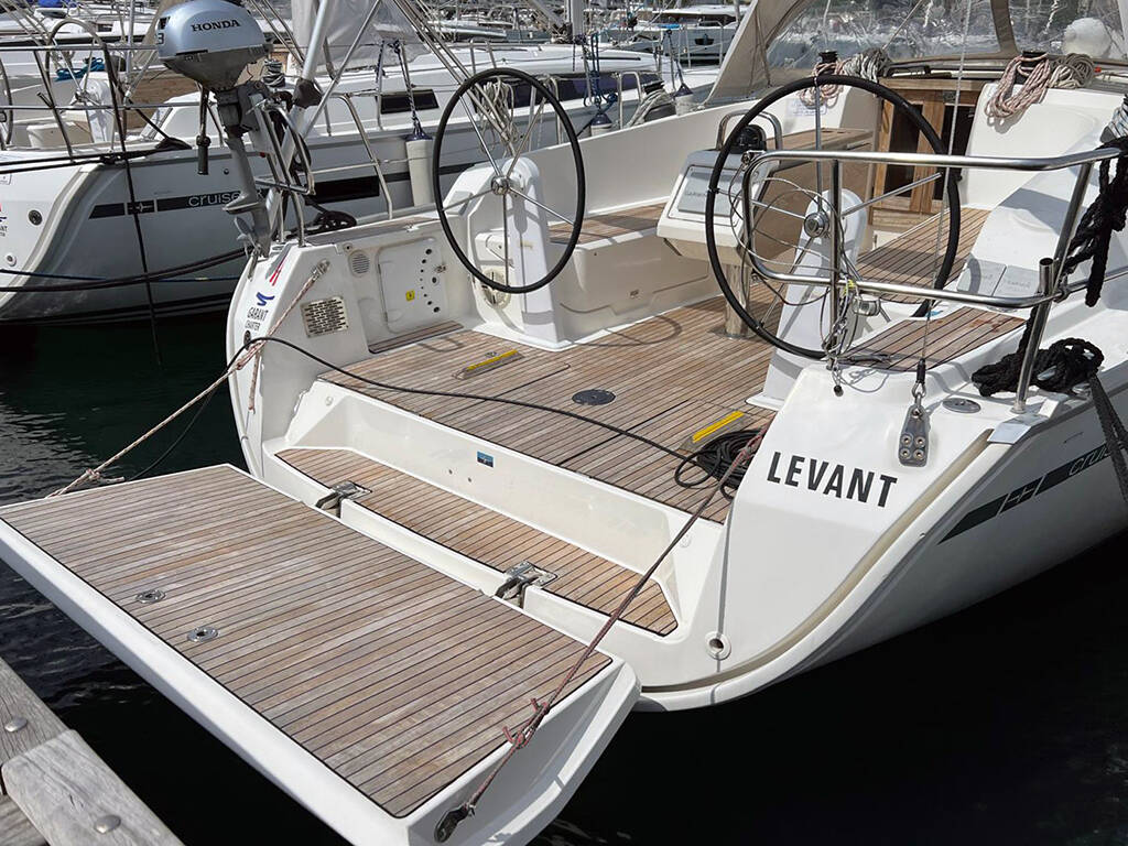 Sailing yacht Bavaria Cruiser 41 Levant