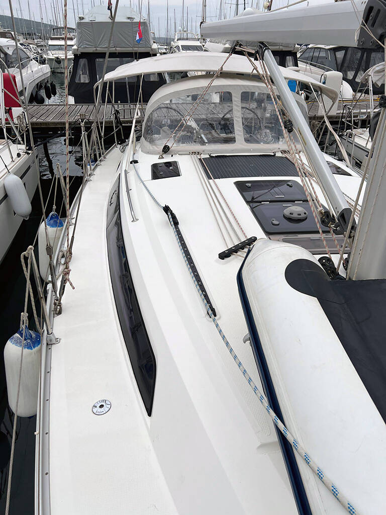 Sailing yacht Bavaria Cruiser 41 Levant