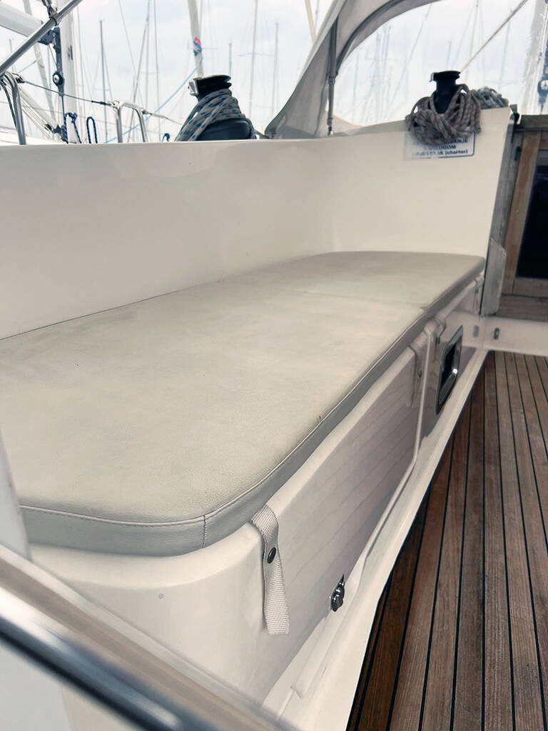 Sailing yacht Bavaria Cruiser 41 Levant