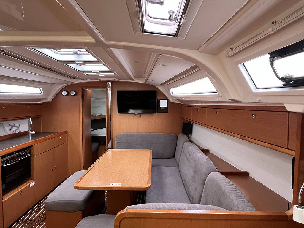 Sailing yacht Bavaria Cruiser 41 Levant