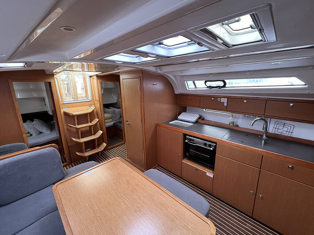 Sailing yacht Bavaria Cruiser 41 Levant