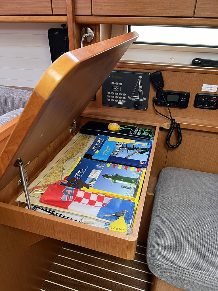 Sailing yacht Bavaria Cruiser 41 Levant