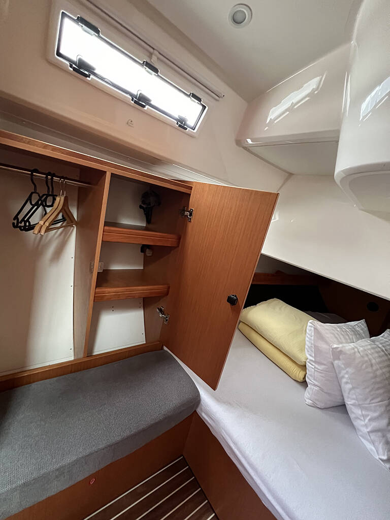 Sailing yacht Bavaria Cruiser 41 Levant
