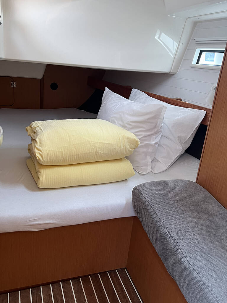 Sailing yacht Bavaria Cruiser 41 Levant