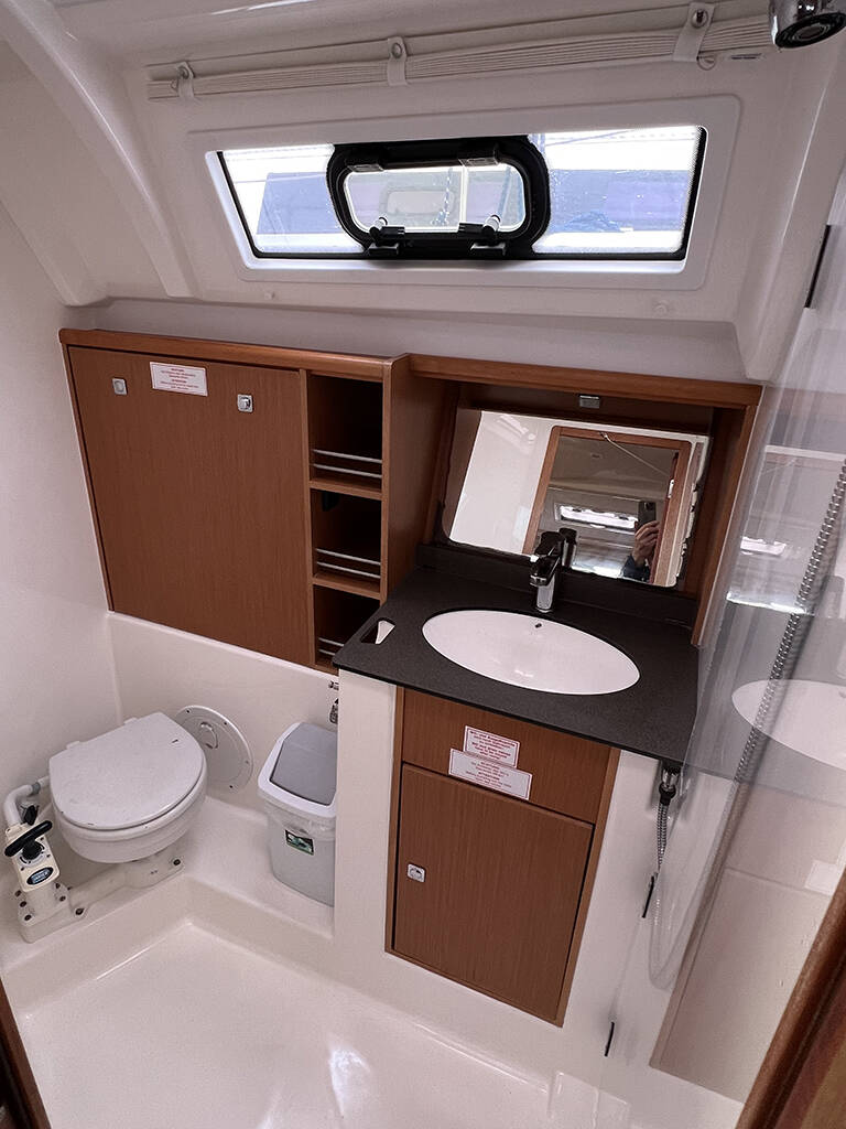 Sailing yacht Bavaria Cruiser 41 Levant