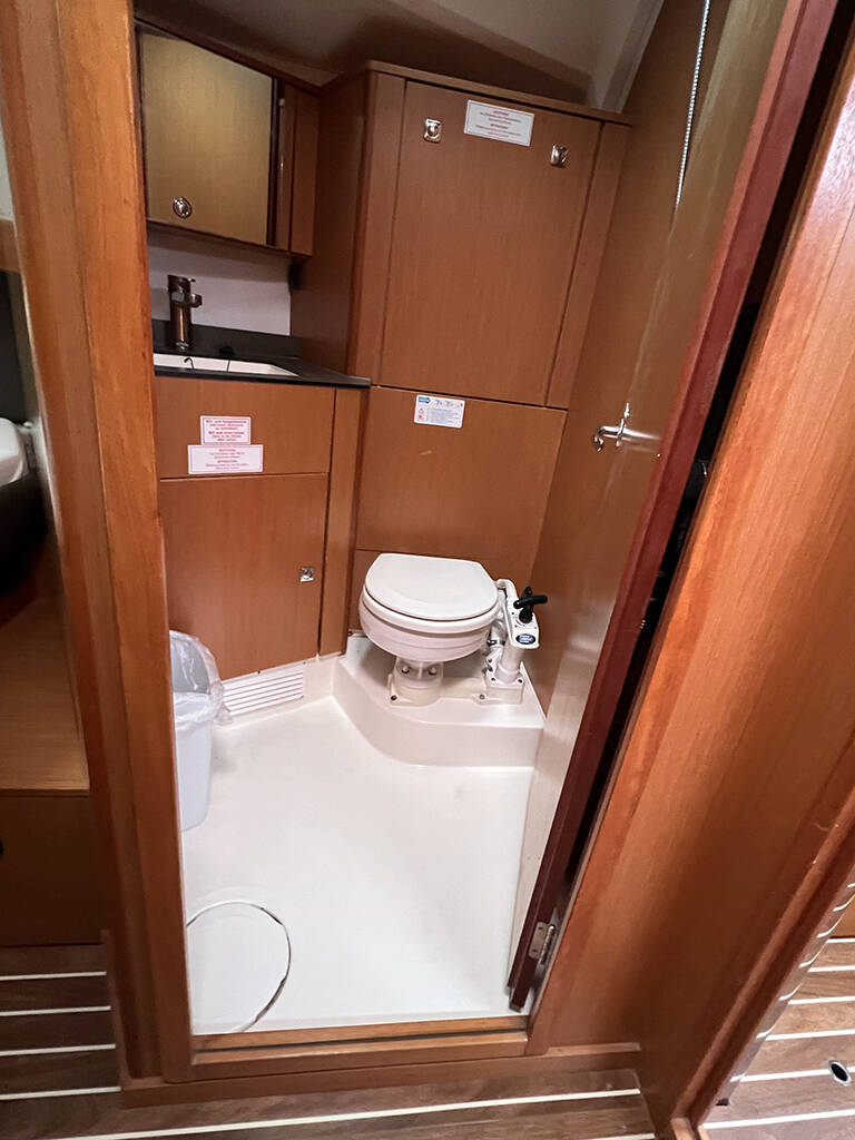 Sailing yacht Bavaria Cruiser 41 Levant