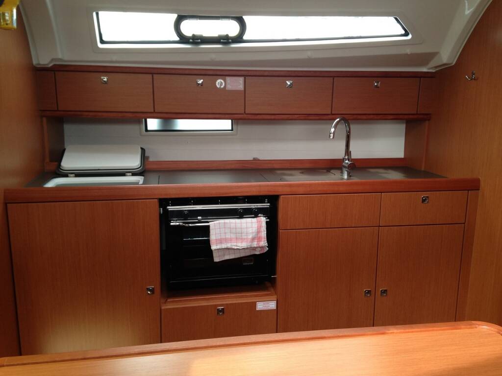 Sailing yacht Bavaria Cruiser 41 Alisahni