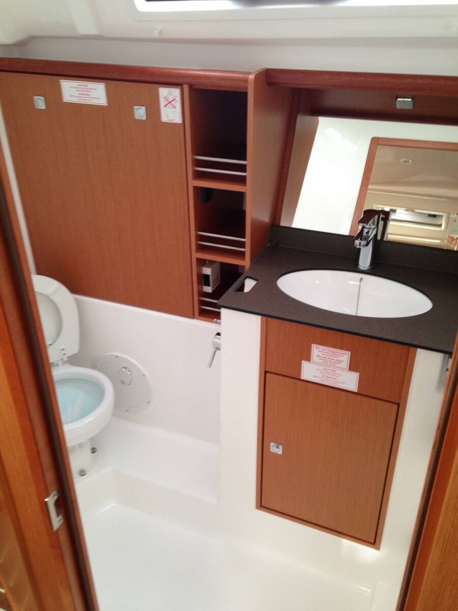 Sailing yacht Bavaria Cruiser 41 Alisahni