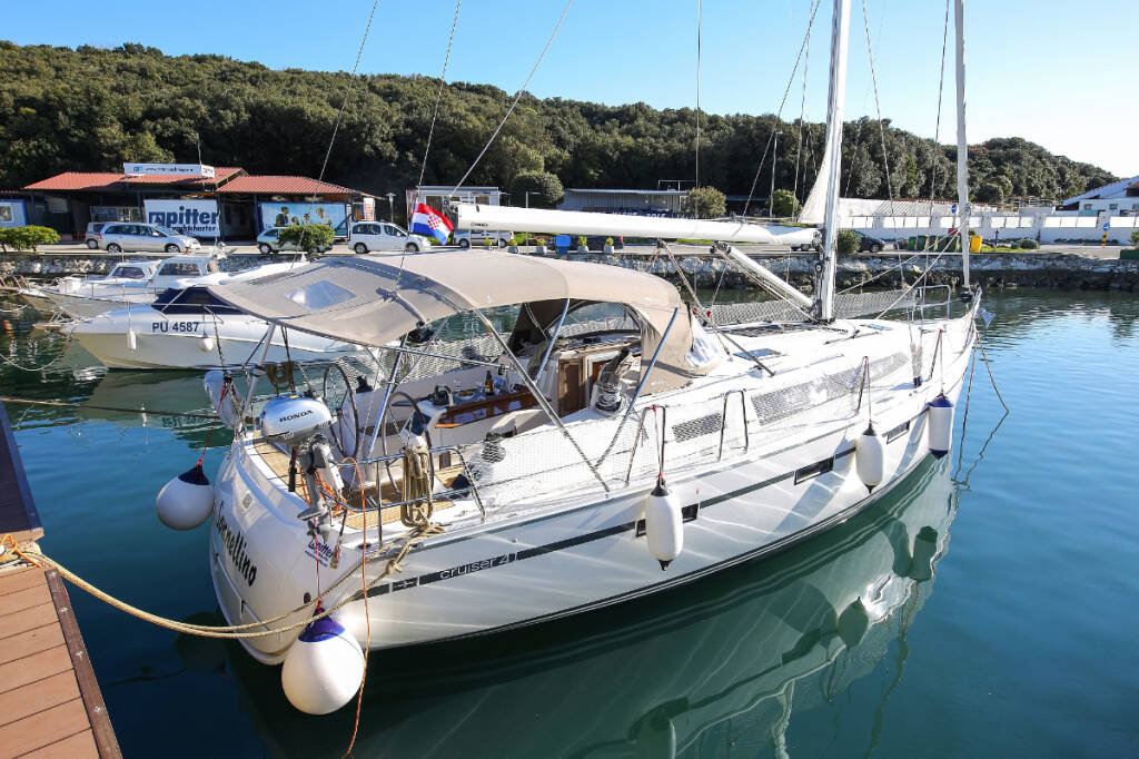 Sailing yacht Bavaria Cruiser 41 