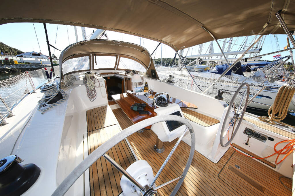 Sailing yacht Bavaria Cruiser 41 
