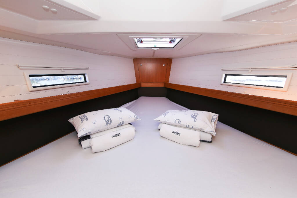 Sailing yacht Bavaria Cruiser 41 