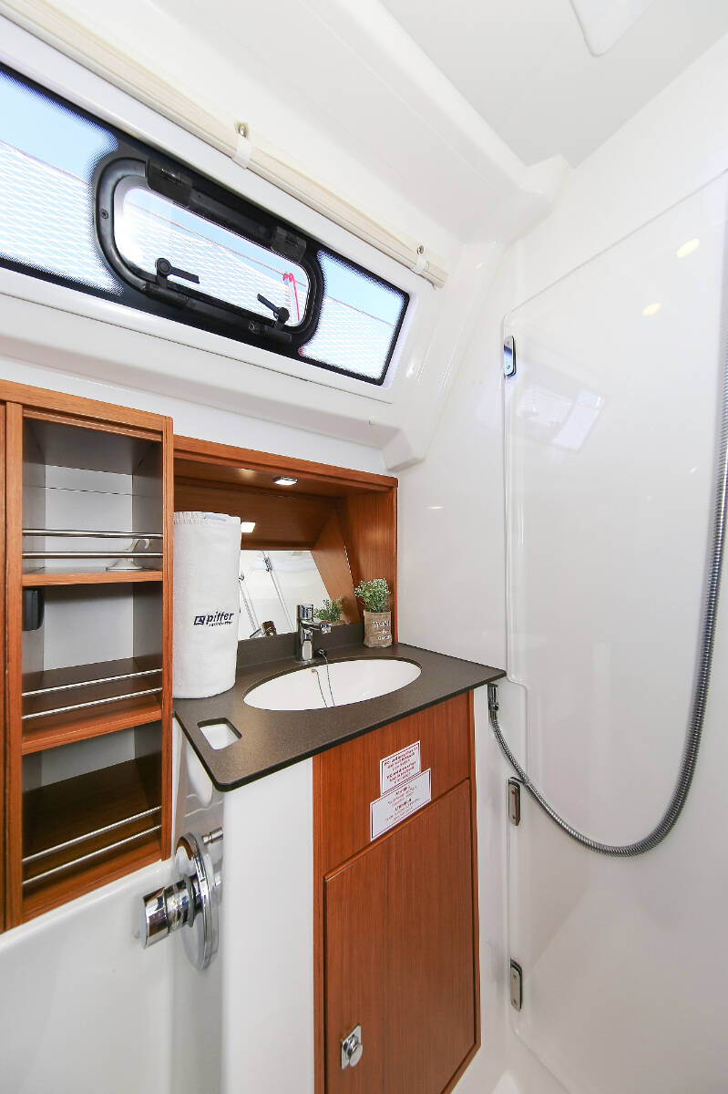 Sailing yacht Bavaria Cruiser 41 