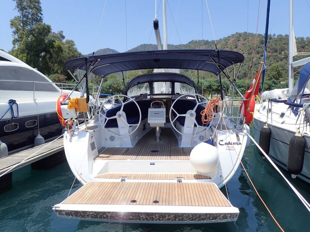 Sailing yacht Bavaria Cruiser 41 Cadenza