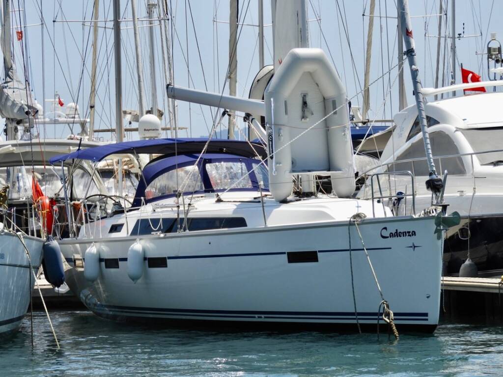 Sailing yacht Bavaria Cruiser 41 Cadenza
