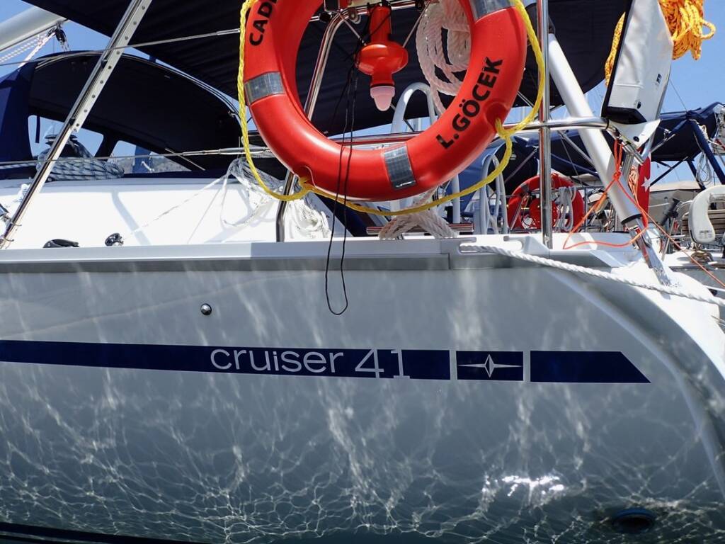 Sailing yacht Bavaria Cruiser 41 Cadenza