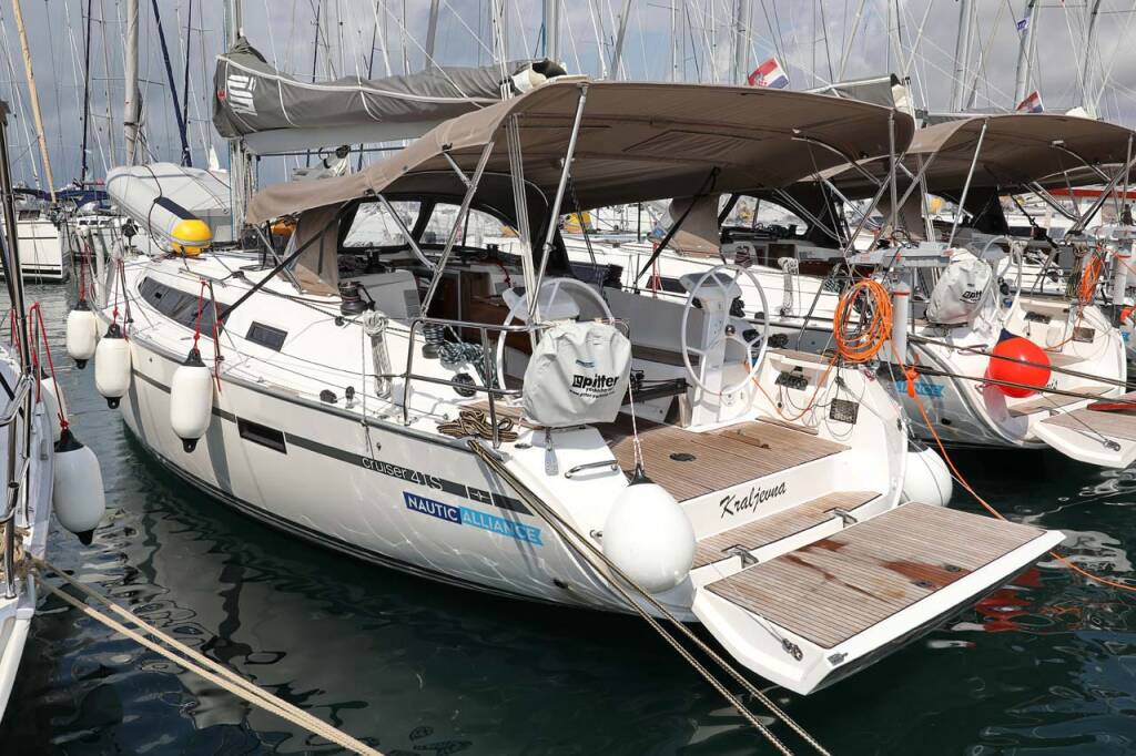 Sailing yacht Bavaria Cruiser 41S Kraljevna (19)
