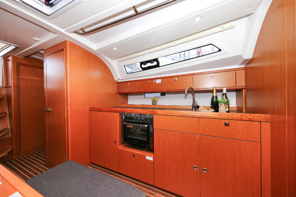 Sailing yacht Bavaria Cruiser 41S Kraljevna (19)