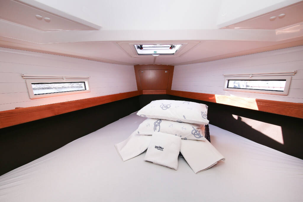 Sailing yacht Bavaria Cruiser 41S Kraljevna (19)