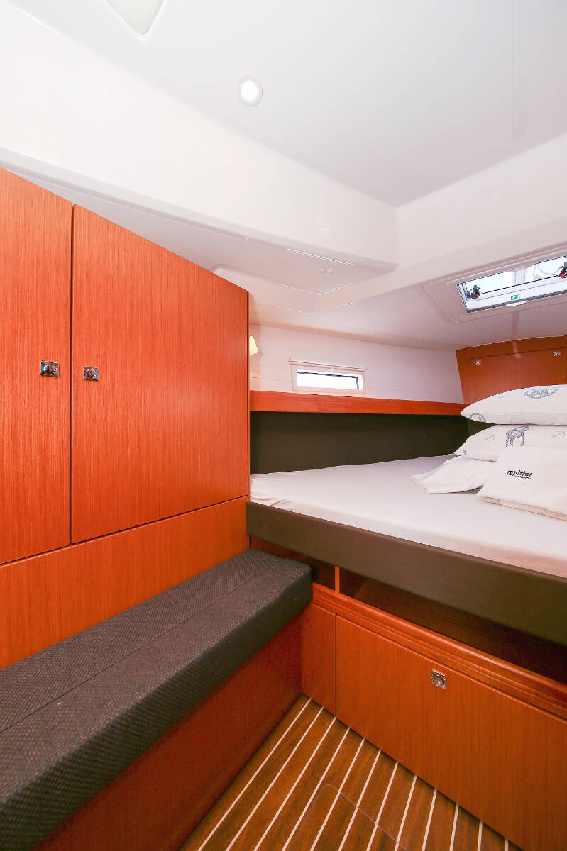 Sailing yacht Bavaria Cruiser 41S Kraljevna (19)
