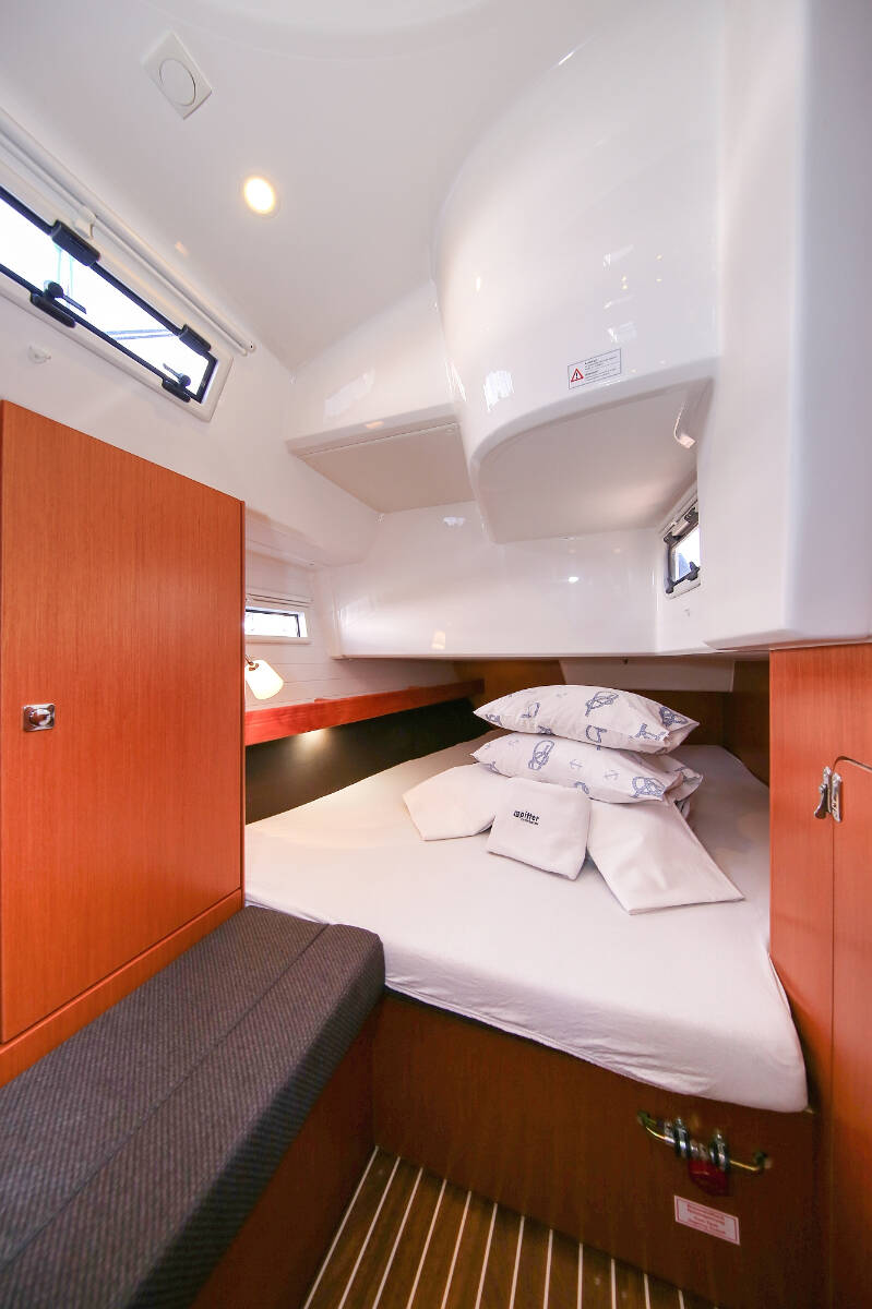 Sailing yacht Bavaria Cruiser 41S Kraljevna (19)