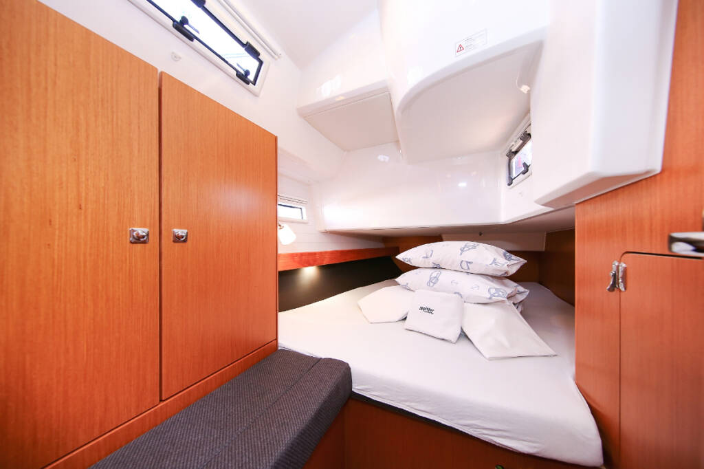 Sailing yacht Bavaria Cruiser 41S Kraljevna (19)