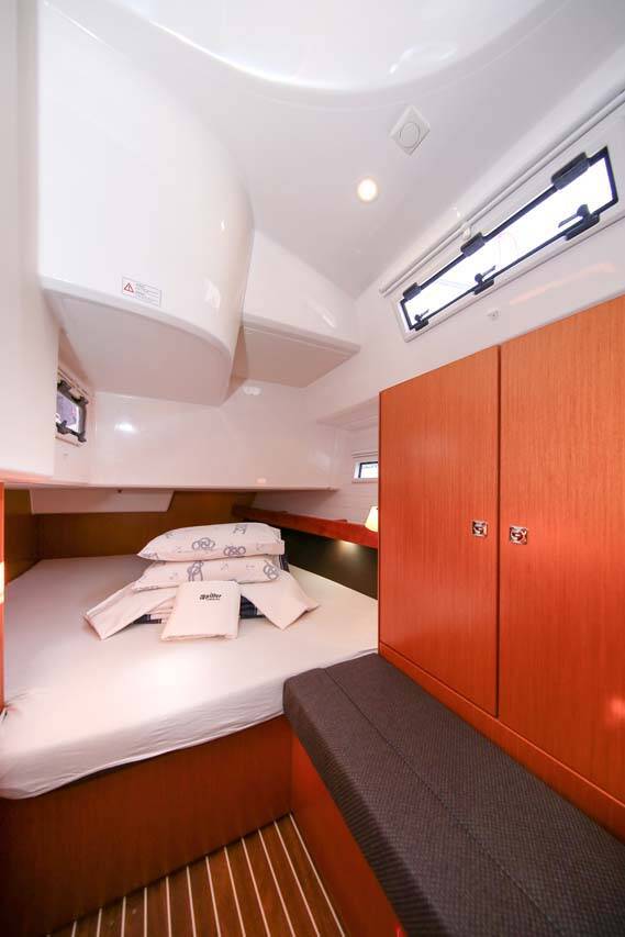Sailing yacht Bavaria Cruiser 41S Kraljevna (19)