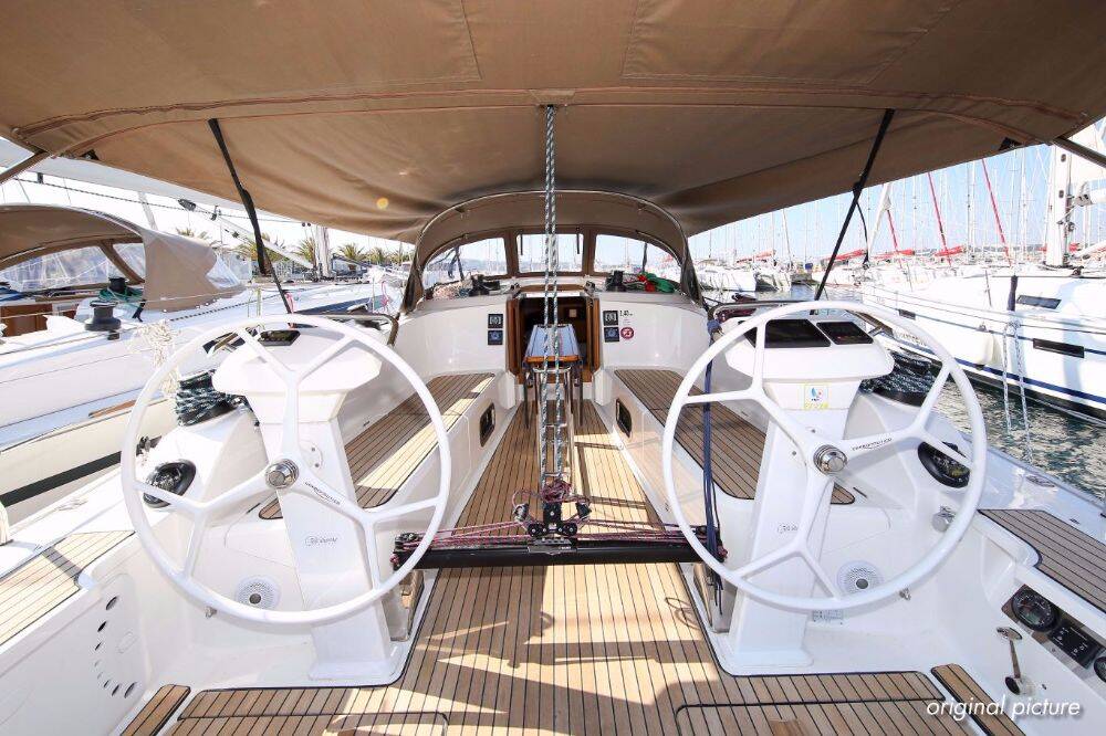 Sailing yacht Bavaria Cruiser 41S Viviane II (12)