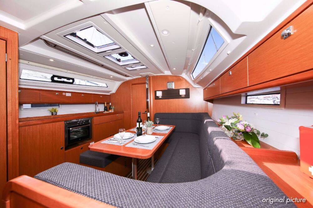 Sailing yacht Bavaria Cruiser 41S Viviane II (12)