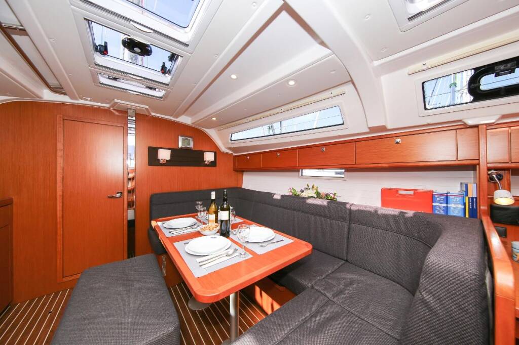 Sailing yacht Bavaria Cruiser 41S WindesEile (20)