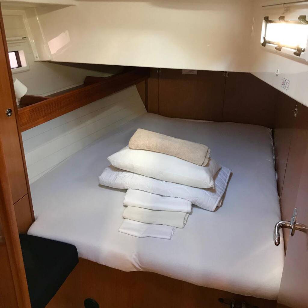 Sailing yacht Bavaria Cruiser 45 Midas