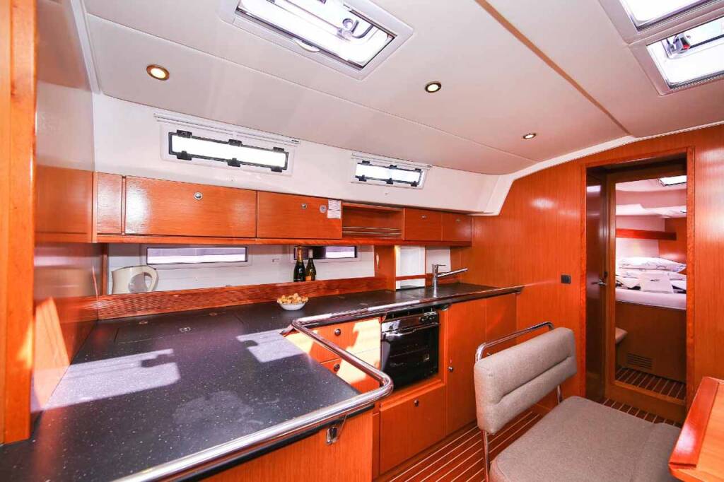 Sailing yacht Bavaria Cruiser 45 Aiolos